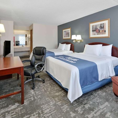 Days Inn & Suites By Wyndham Bentonville Esterno foto
