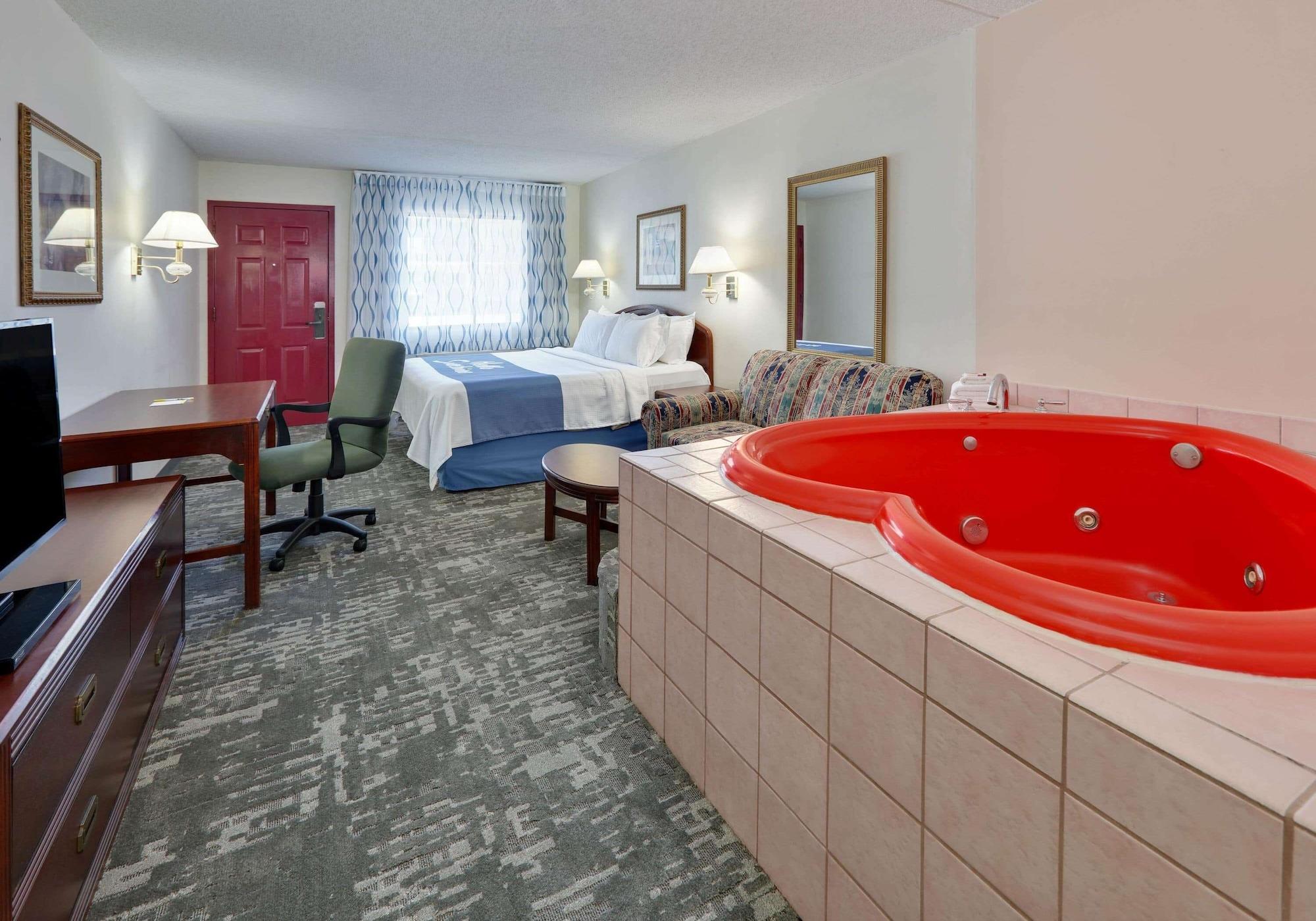 Days Inn & Suites By Wyndham Bentonville Esterno foto
