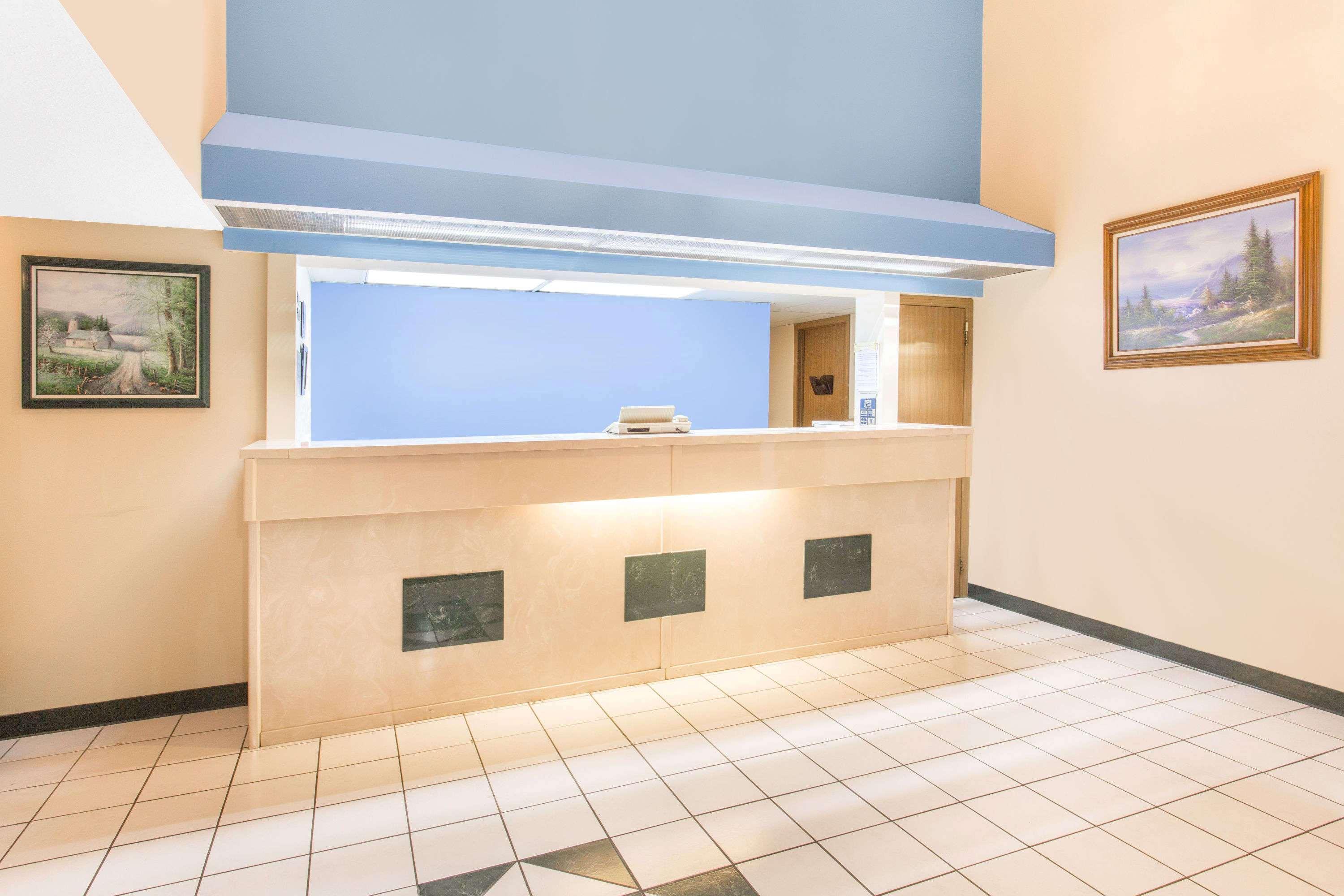 Days Inn & Suites By Wyndham Bentonville Esterno foto