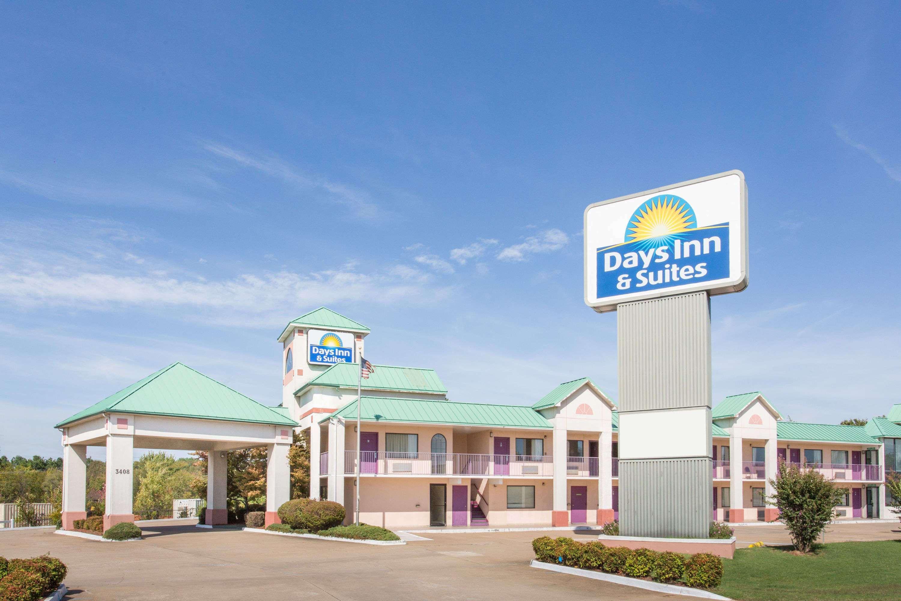 Days Inn & Suites By Wyndham Bentonville Esterno foto