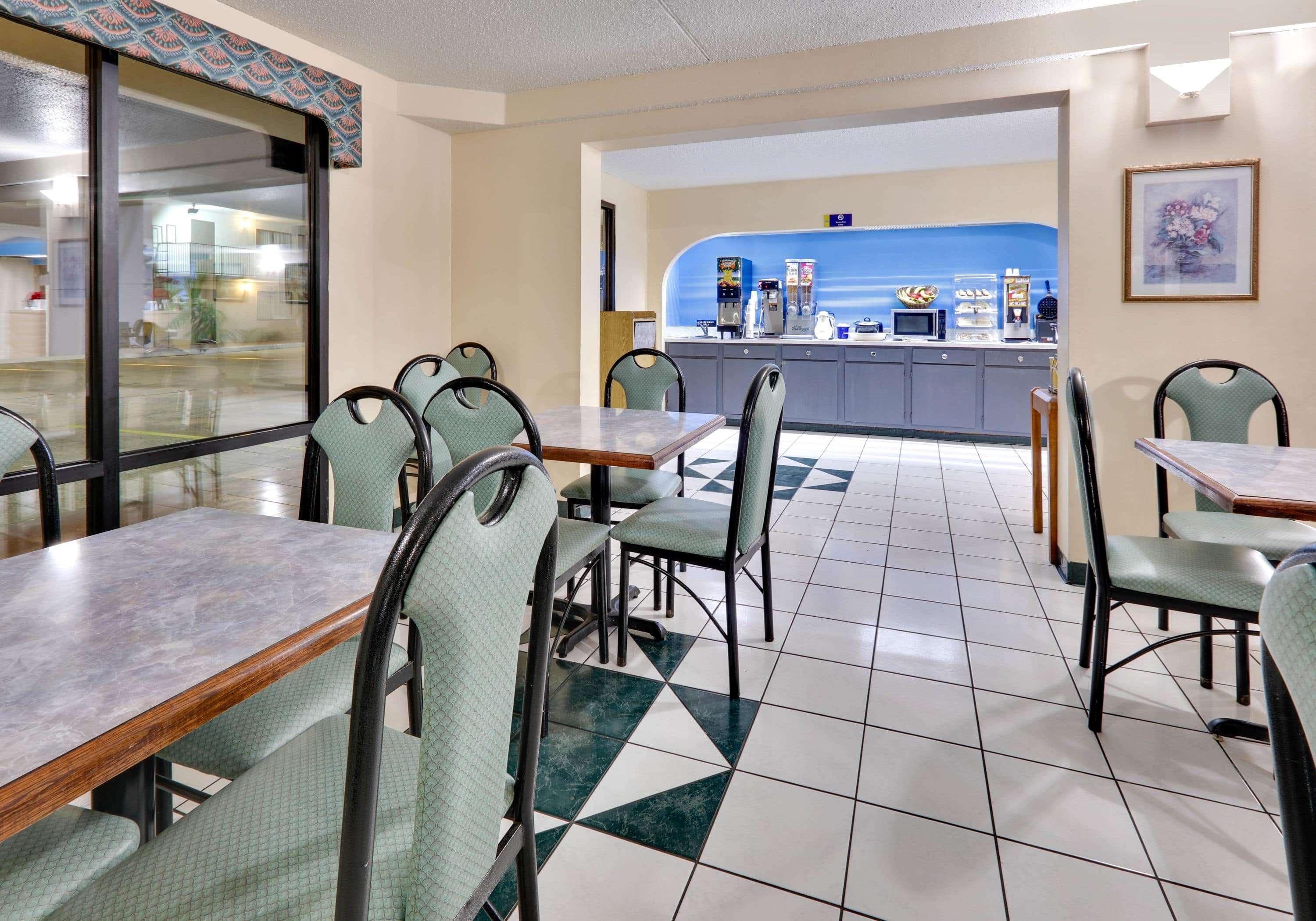 Days Inn & Suites By Wyndham Bentonville Esterno foto