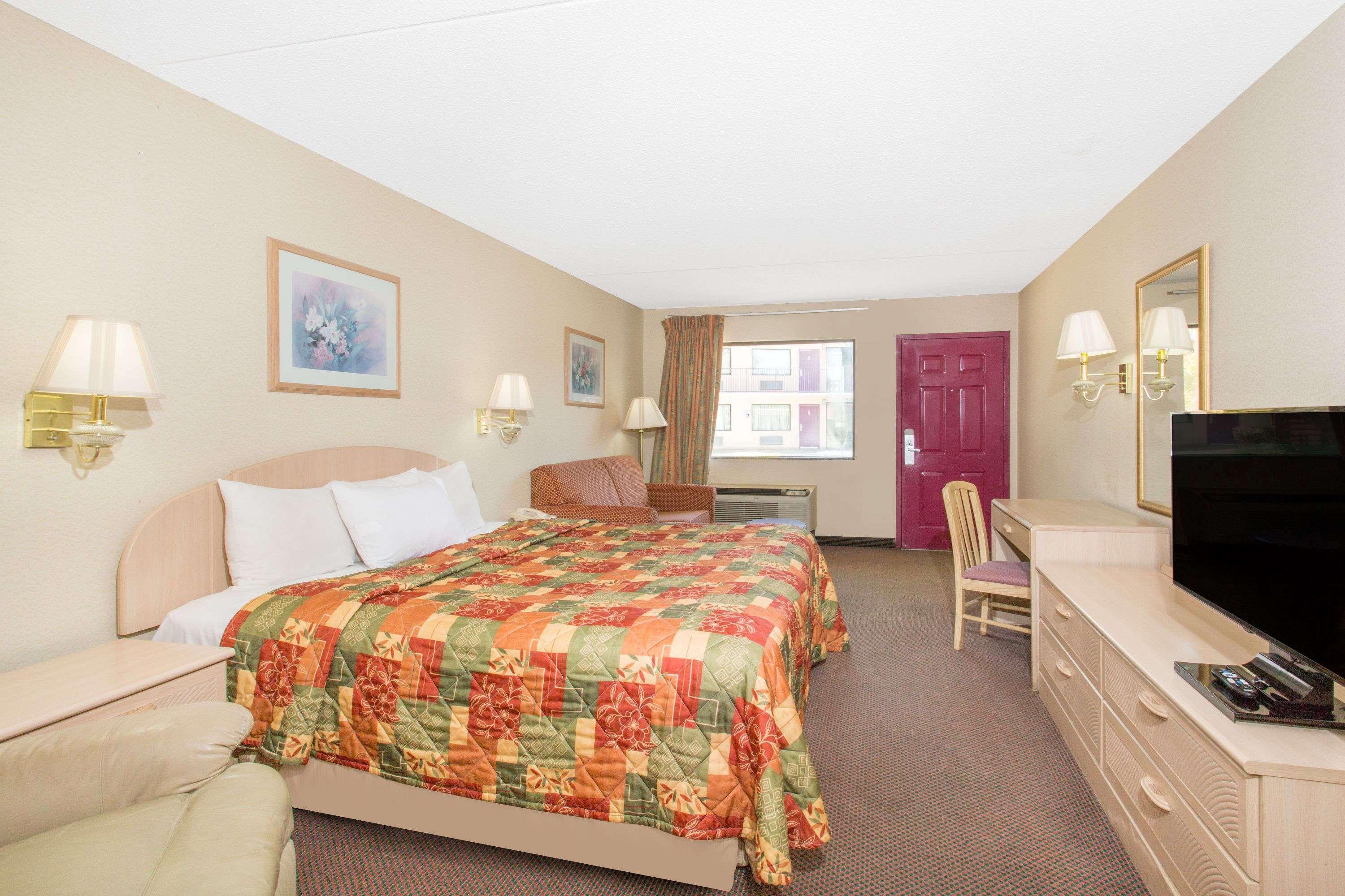 Days Inn & Suites By Wyndham Bentonville Esterno foto
